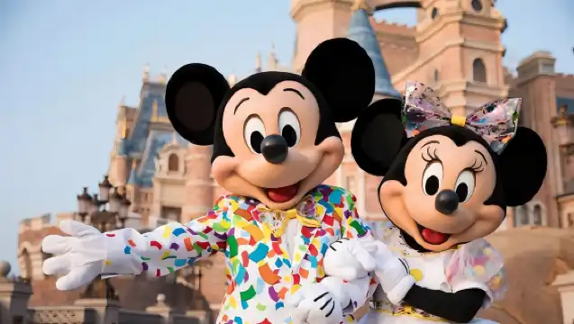 上海迪士尼度假區一日遊【上海迪士尼33VIP免排隊門票快速通行證尊享禮賓早享卡提前入園優速通道管家服務】