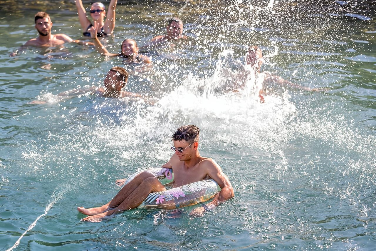 Spalato o Trogir: tour in motoscafo della Grotta Azzurra, di Vis e Hvar