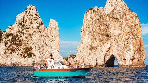 Da Amalfi: Escursione in barca per piccoli gruppi all'isola di Capri