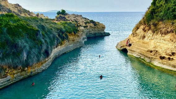 Corfú: viaje en autobús y baño en el Canal d'Amour, Kassiopi y Barbati
