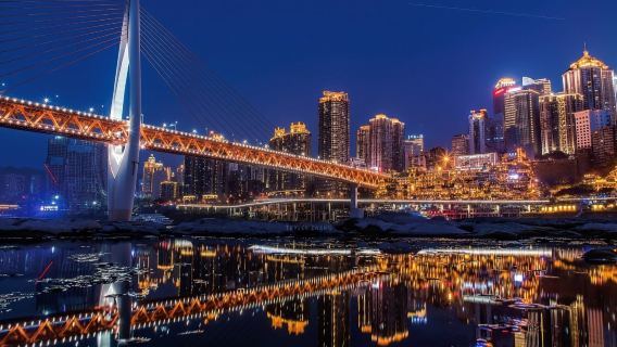 Privé groepsreis|Professionele gids nemen u mee op een rondreis door Chongqing, waarbij bezienswaardigheden worden gecombineerd met uitgebreide uitleg door gids.