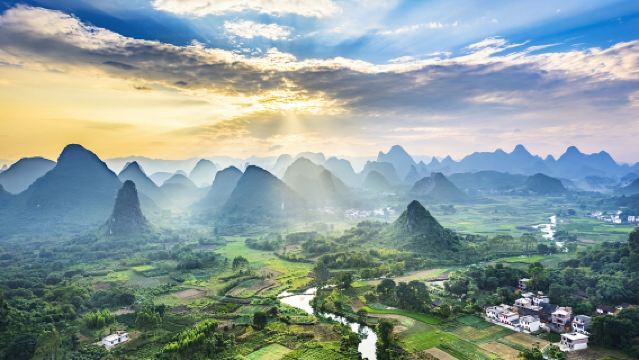 Guilin Li River Scenic Area + 20 Yuan RMB Background View + Xingping Ancient Town Day Tour