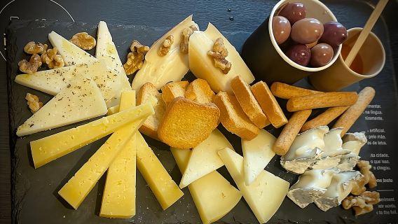 Tour tham quan lịch sử ẩm thực và rượu vang Porto riêng tư cùng chuyên gia pha chế rượu