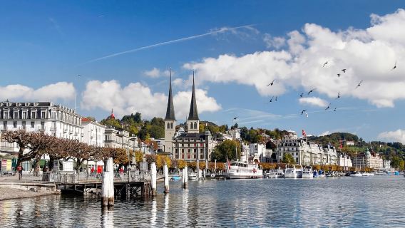 lawatan sehari Pekan Lama Lucerne + Tasik Lucerne pelayaran Zurich, Switzerland (Termasuk pelayaran 1 Jam )