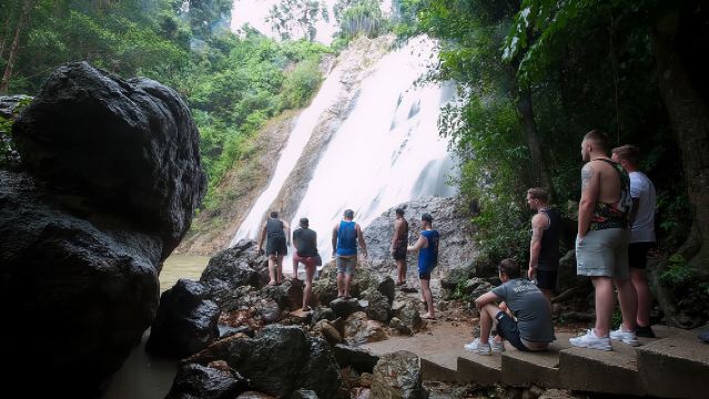 ทัวร์ชมวิวเกาะสมุยโดยรถมินิแวน