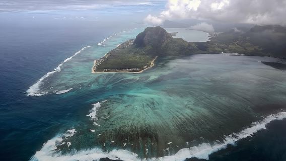 Excursión a las gargantas del río Le Morne/Negro en Mauricio (con guía de habla inglesa) + Restaurante en la cima de la montaña