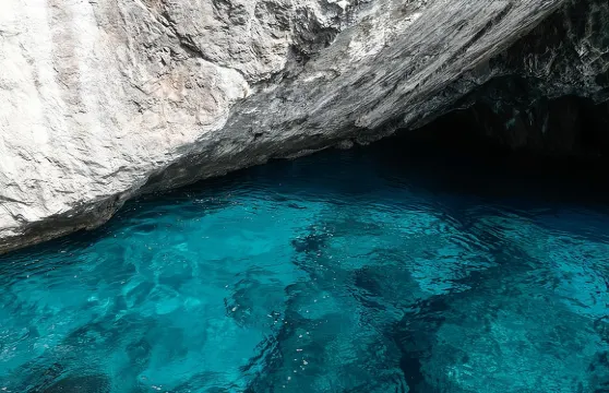 卡普里海岸至海岸：乘船遊覽（可選藍洞）