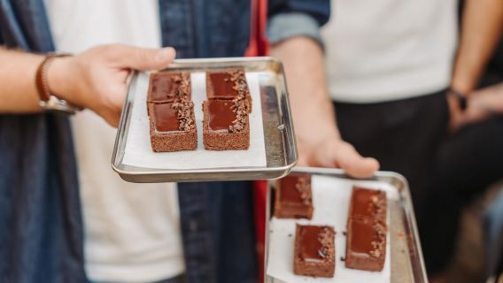 Paris: Pastries and Chocolate Walking Food Tour