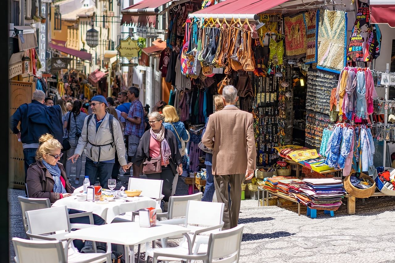 Granada: Cathedra&Royal Chapel & Albaicín skip the line Tour