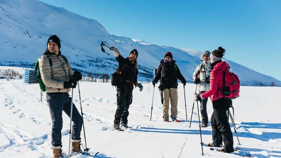 From Tromsø: Snowshoeing Hike with Picnic Lunch and Photos