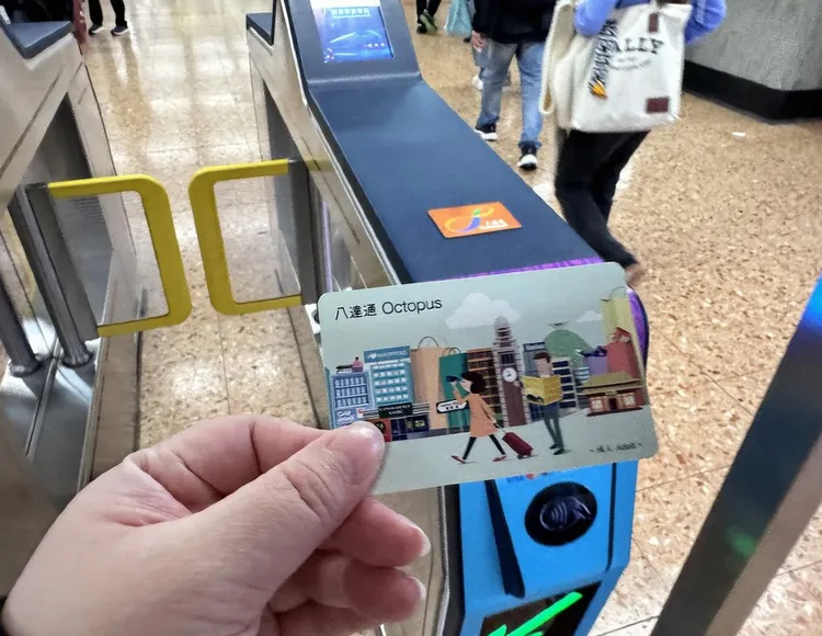 香港オクトパスカード【空港での受け取り】 | Trip.com