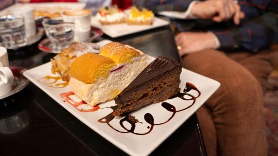 Vienna Food and Coffee Tour: Markets, Lunch & Street Food