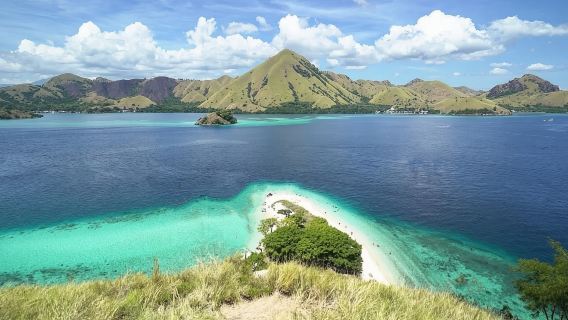 Lawatan sehari dengan bot laju mewah Komodo untuk menikmati matahari terbenam [Pulau Padar + Pantai Pink + Snorkeling + Matahari Terbenam]