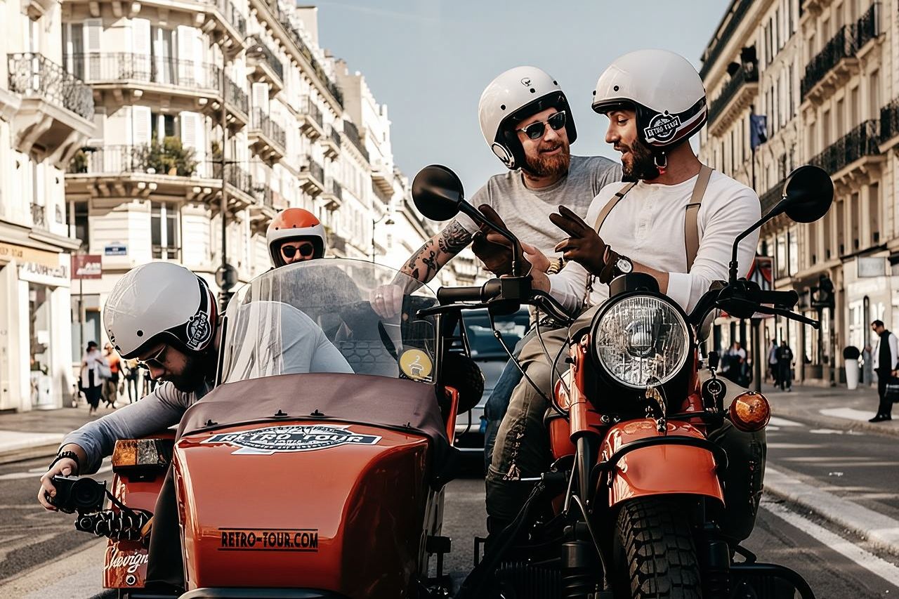 Tour privato e personalizzato di Parigi in motocicletta sidecar