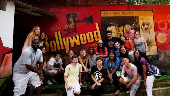 ทัวร์สตูดิโอบอลลีวูดพร้อมทัวร์สลัมและเมือง