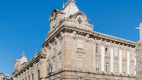Self-guided audio walking tour of Porto