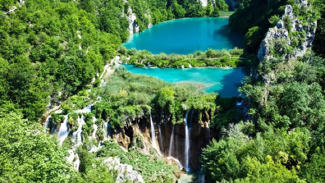 Split to Zagreb Group Transfer with Plitvice Lakes guided tour
