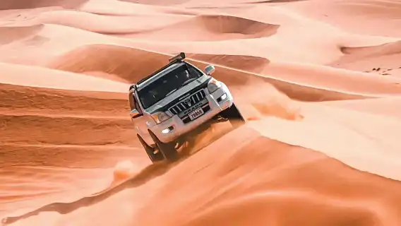 杜拜沙漠營地體驗一日遊|網紅沙漠衝沙騎駱駝特色表演含餐含接駁