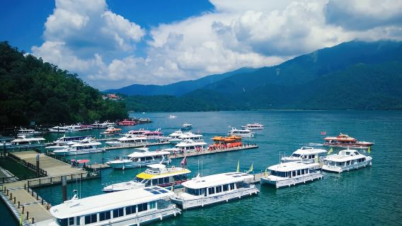 Excursión de un día al Lago de Sol y Luna y la Granja de Qingjing con recogida en hoteles del centro de Taichung