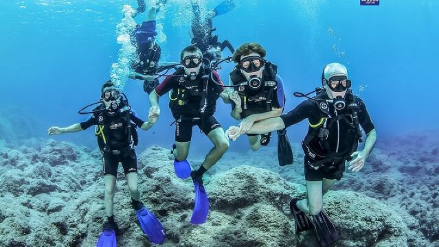 Creta-Chania: snorkeling e immersioni subacquee per principianti in barca