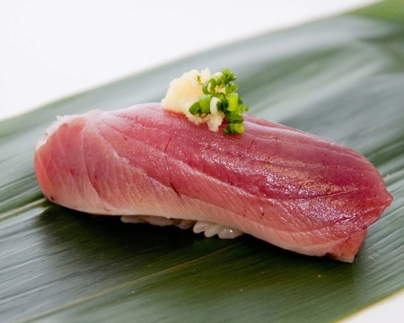 Sushi Edomae di Tokyo|Sushi Tsukiji Kagura|Kraf Tradisional di Pasar Bersejarah Outer Market