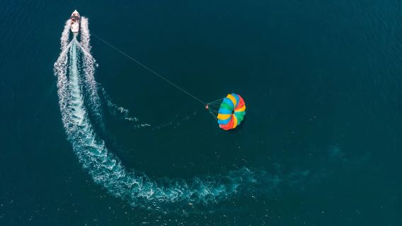 Hyères: Parasailing