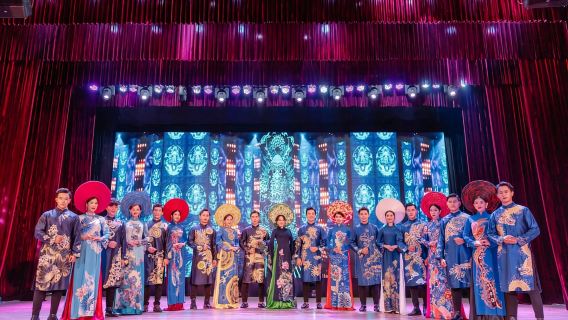 Da Nang "The Ao Dai" Show: Timeless Vietnamese Elegance