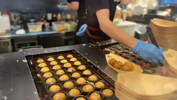 東京：新宿美食之旅（15 道菜餚和 4 家餐廳）