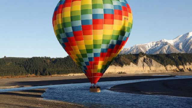 ニュージーランド南島カンタベリー クライストチャーチ 熱気球フライト体験 Ballooning Canterbury【ソフトドリンク+軽食付き】
