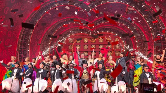 Spettacolo + Cena al Moulin Rouge di Parigi, Francia