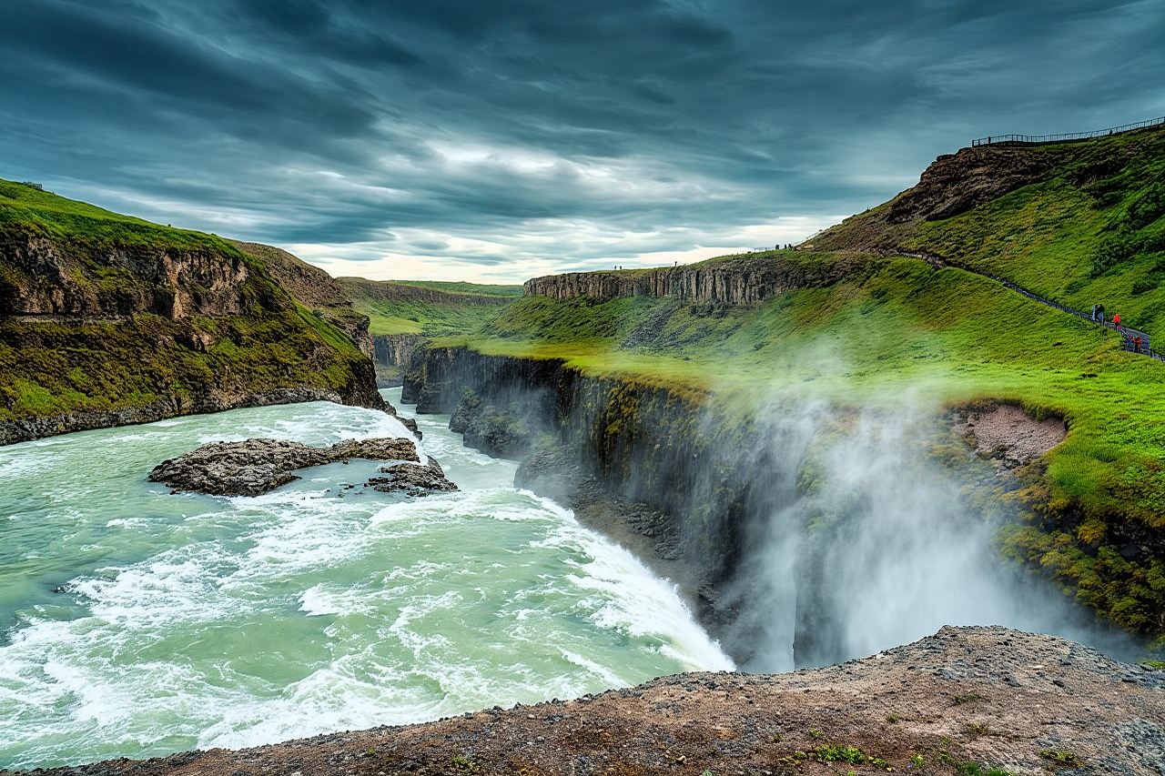 Racconti del Cerchio d'Oro, Fattoria di Pomodori e Kerid – Piccolo gruppo da RVK