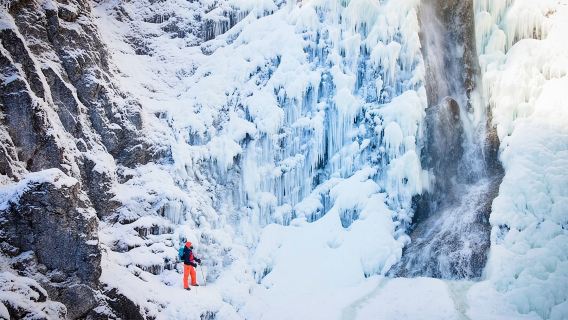 เดินป่าไปยังน้ำตกน้ำแข็งของโคโรโอมา พร้อมอาหารกลางวันแบบบาร์บีคิวจากโรวาเนียมี