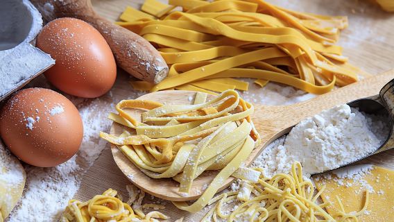 Pasta-making class, wine tasting and dinner in Frascati