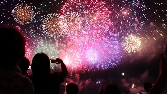 東京箱根熱海花火大會9人小團一日遊|東京飯店接駁＋中文服務