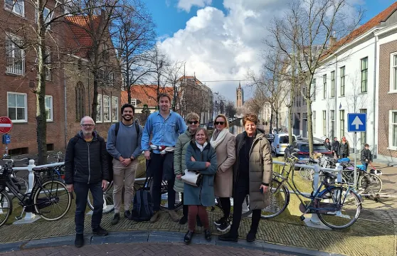 豪達芝士與代爾夫特藍瓷:全日獨立包團