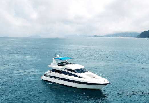 Hong Kong Yacht Charter: 70ft Western-Style Private Yacht (Capacity: 36) - Group Sea Outing [Yacht KTV + Fishing + Beverages] - Water Party/Family...