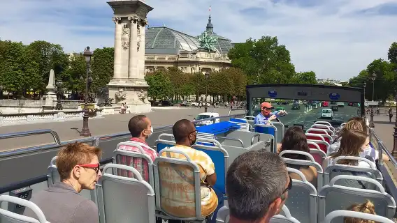 Paris Tootbus Hop-On Hop-Off Bus Tour (Optional Cruise)