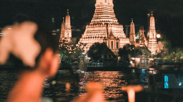 曼谷夜遊湄南河遊船 奢麗白號遊輪The Luxury White