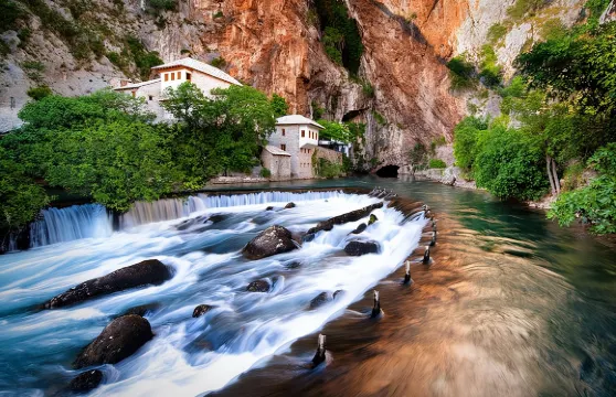 薩拉熱窩出發莫斯塔爾、克拉維卡瀑布、布拉加伊、波奇泰利日遊