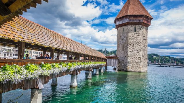 Lucerne CH Experience: Cheese, Chocolate, Chapel Bridge & Château