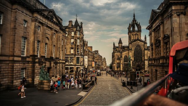 Edinburgh: Old Town's Highlights Walking Tour