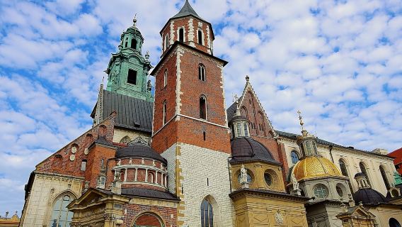 Krakow: Skip-the-Line Wawel Castle & Old Town Guided Tour