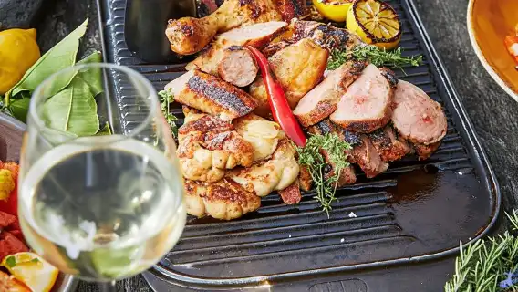 Queenstown: Lake Cruise to Walter Peak Farm with BBQ Buffet