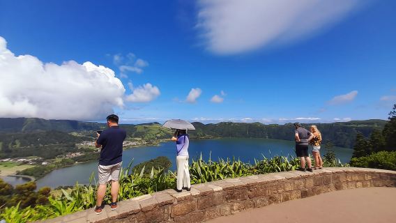 Ponta Delgada: escursione sulle rive del lago Blu e Verde