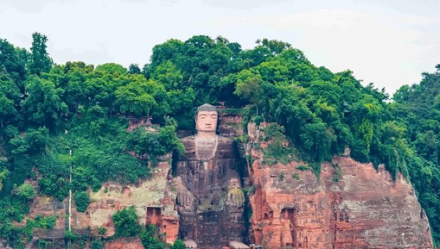 Pemandu pelancong + penerangan terperinci untuk pendakian (lebih kurang 1.5 jam)