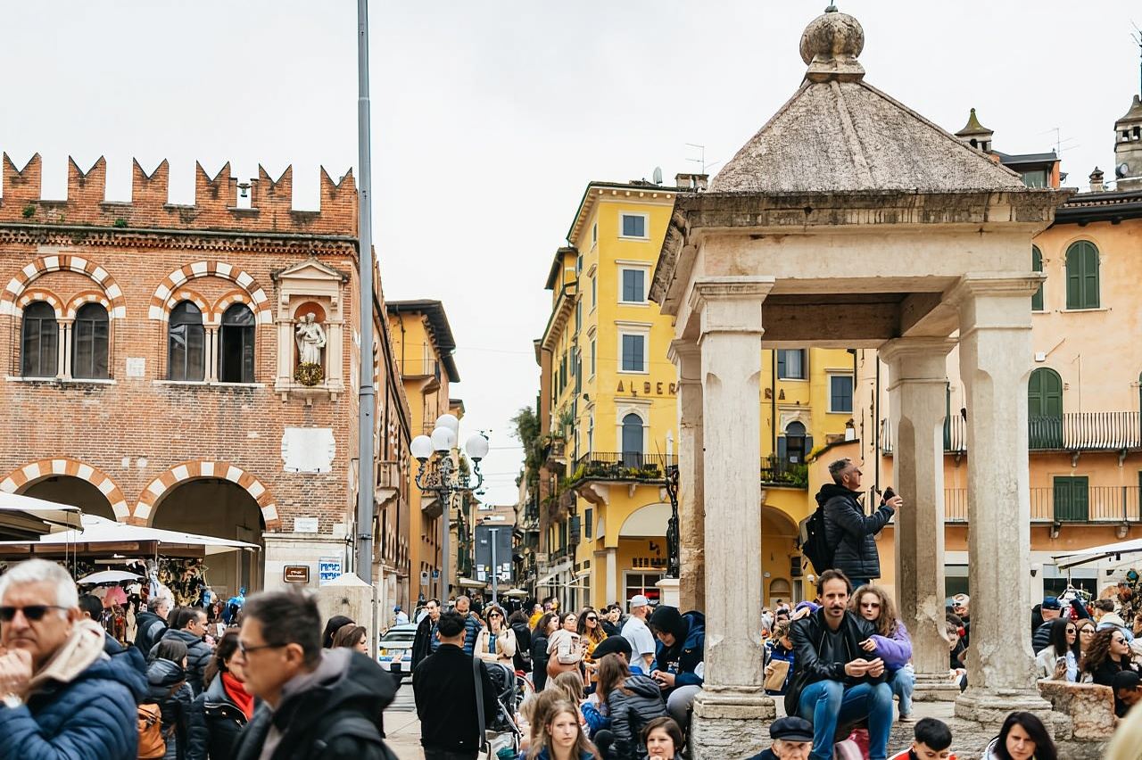 Verona: History and Hidden Gems Guided Walking Tour