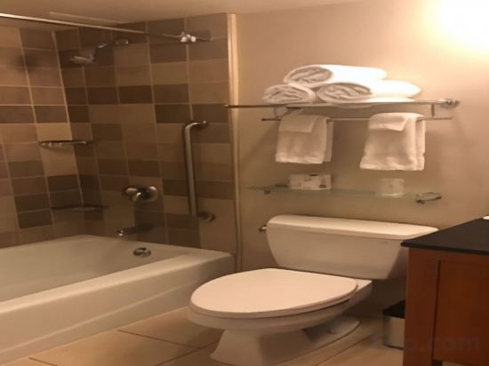 Fairfield Inn by Marriott New York Manhattan/Fifth Avenue - Tap to explore photos