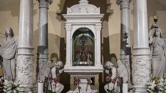 The Eucharistic Miracle & the Holy Face Private Tour from Rome