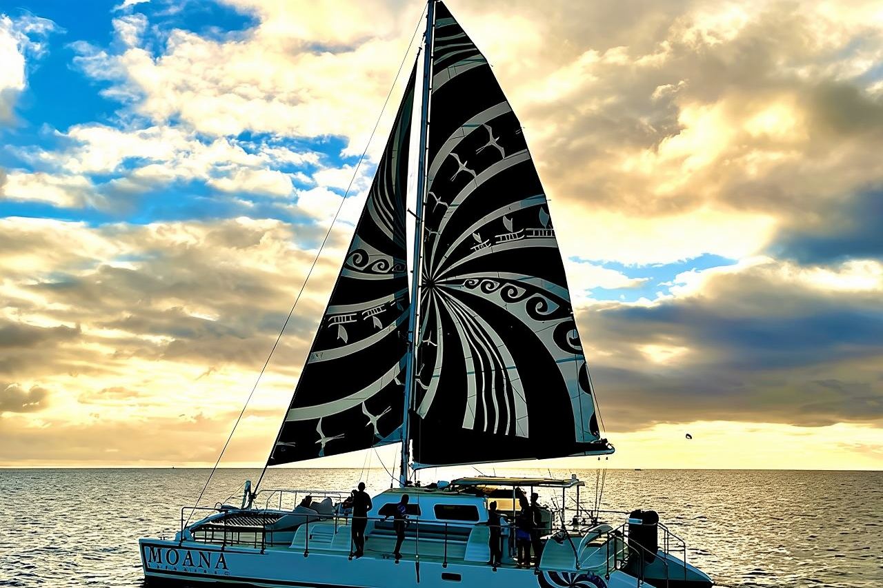Moana's Sunset Cocktail Sail Along Oahu's Waikiki Coast