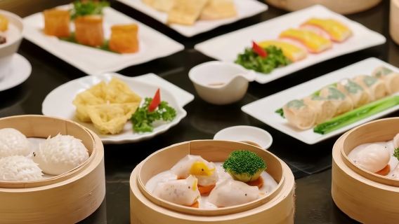 Paket für zwei Personen im Royal Chef Restaurant des Crowne Plaza Macau Hotels (Trip.com Travel)